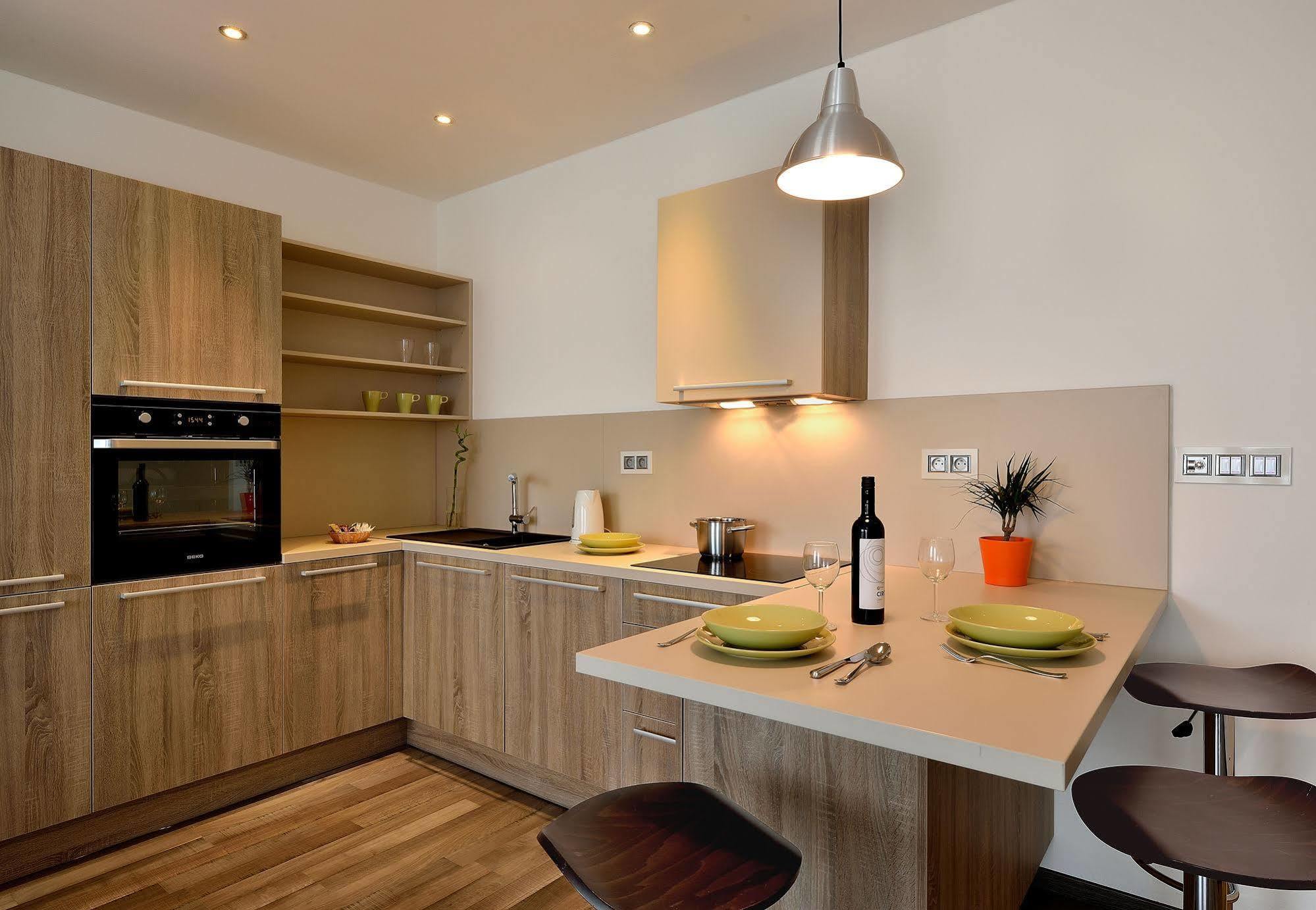 Ambiente Serviced Apartments - Dunajska Pressburg Exterior foto