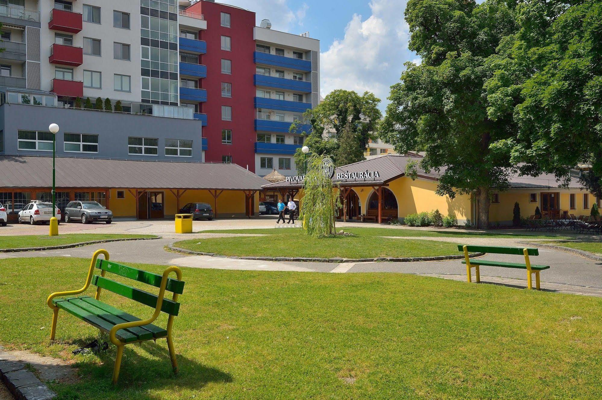 Ambiente Serviced Apartments - Dunajska Pressburg Exterior foto